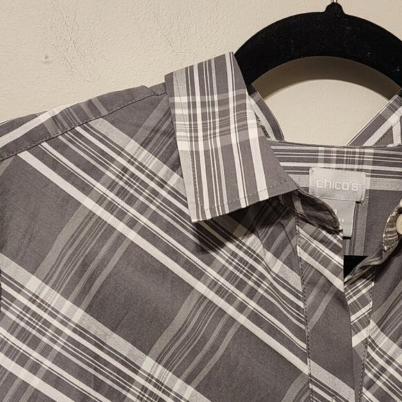 Chico's size 1  /  8 button down long sleeve collared shirt blouse - Picture 6 of 12
